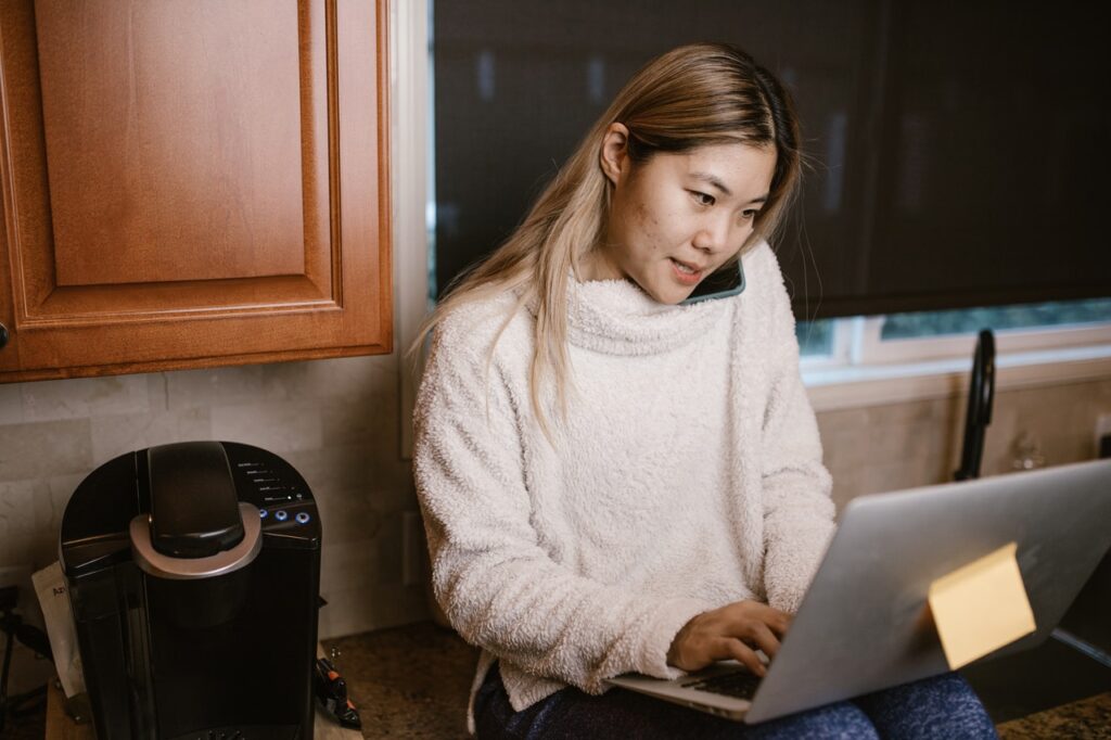 woman with computer